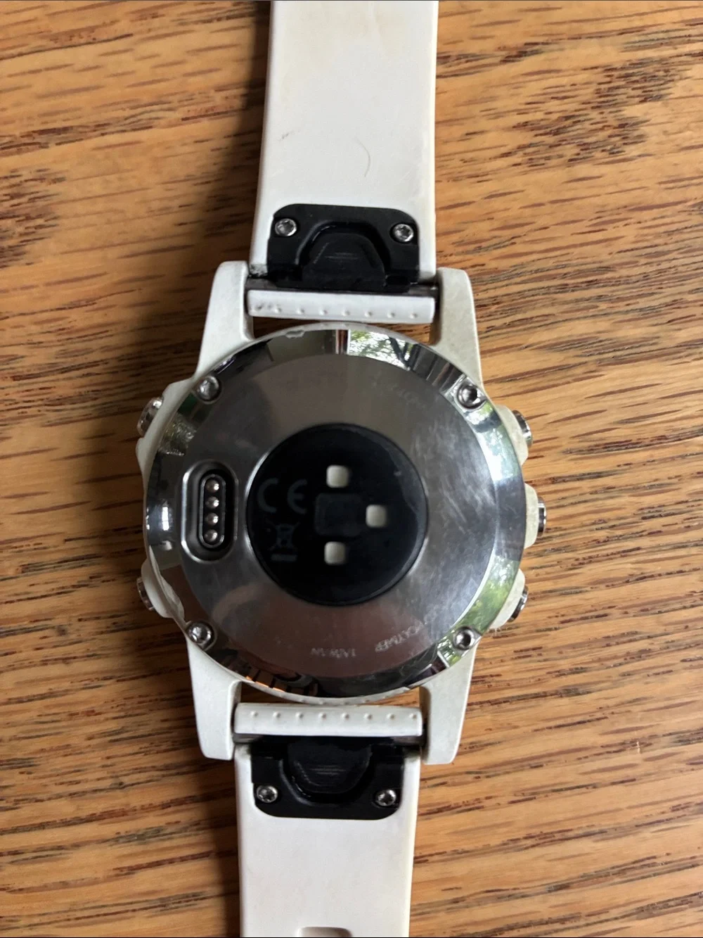 Garmin Fenix 5s White Sport Smartwatch with original white Band and charger